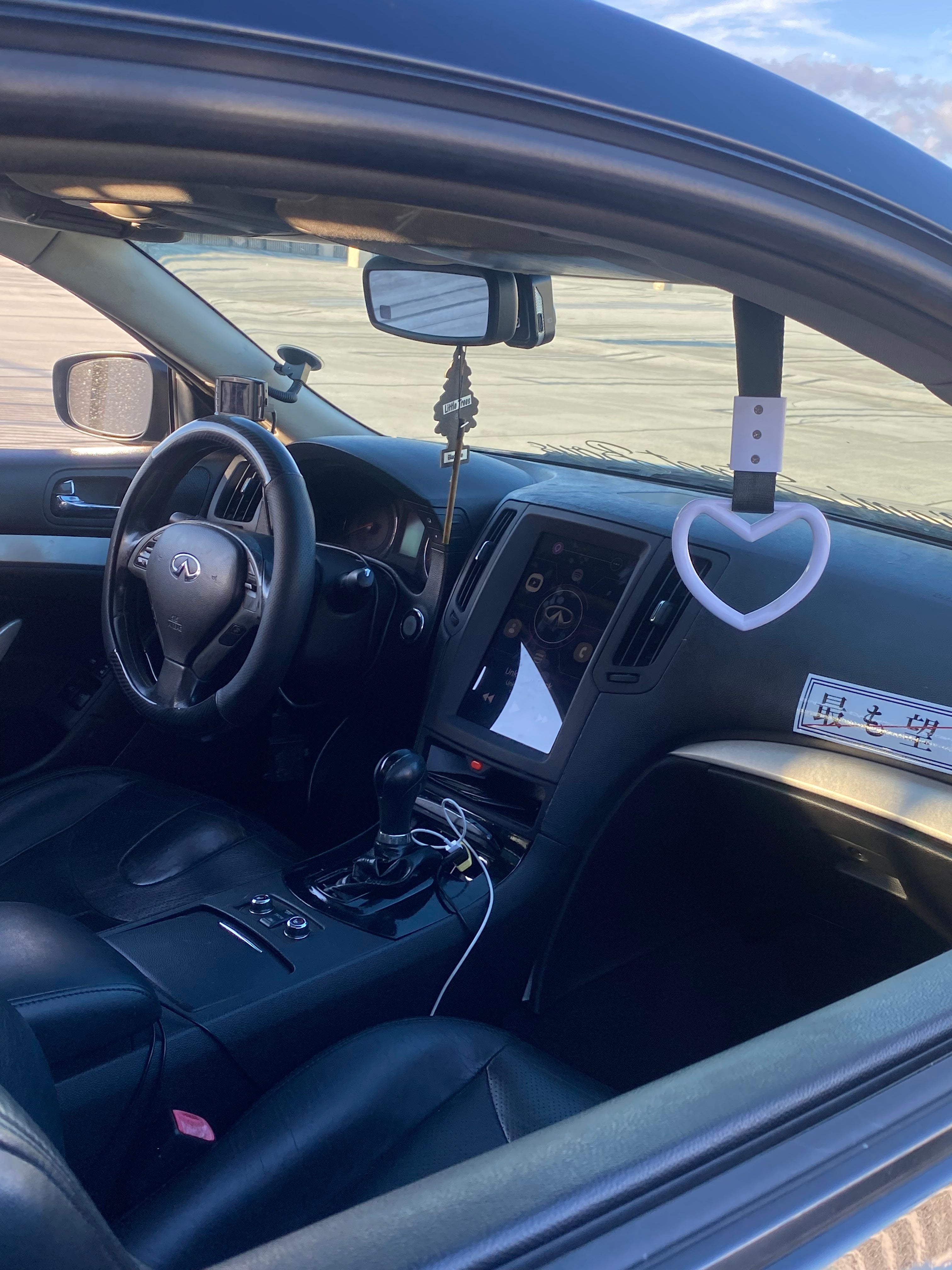 Infiniti G37 Tesla Tablet